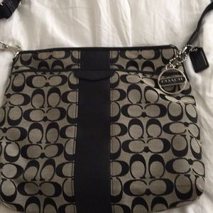 Crossbody Coach purse